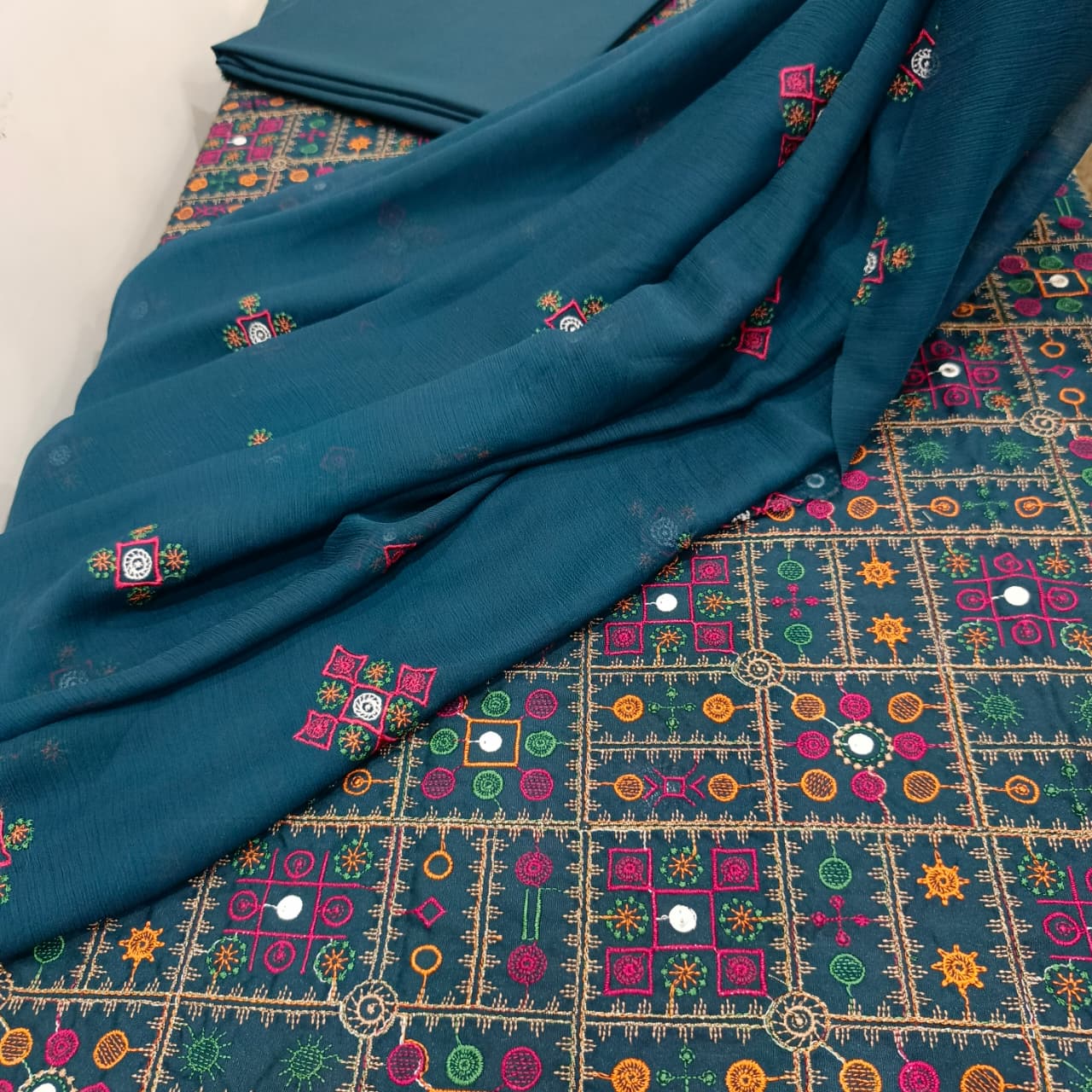 Embroidered Karandi 3-Piece Suit with Chiffon Dupatta