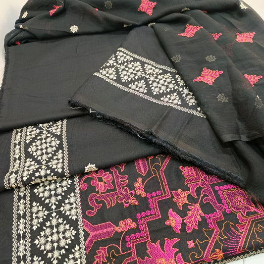 Embroidered Karandi 3-Piece Suit with Chiffon Dupatta – Winter Collection