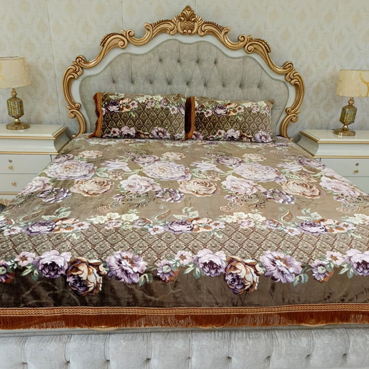 Winter King Size Bedsheet Set with 2 Pillow Covers - Olive Green