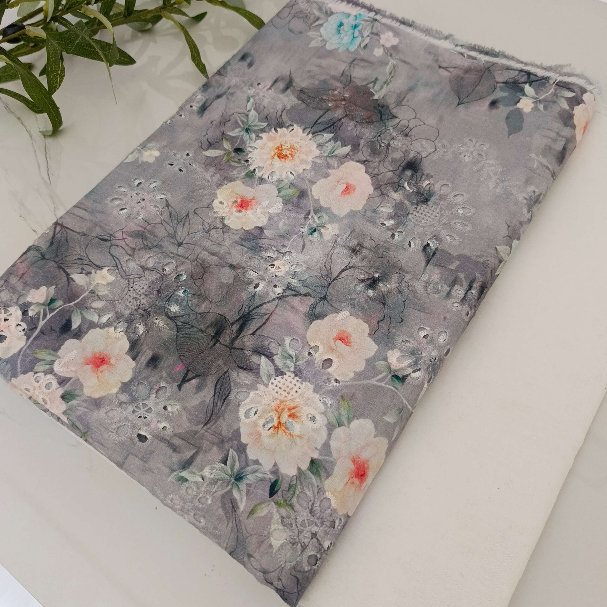 grey floral
imported chicken kari