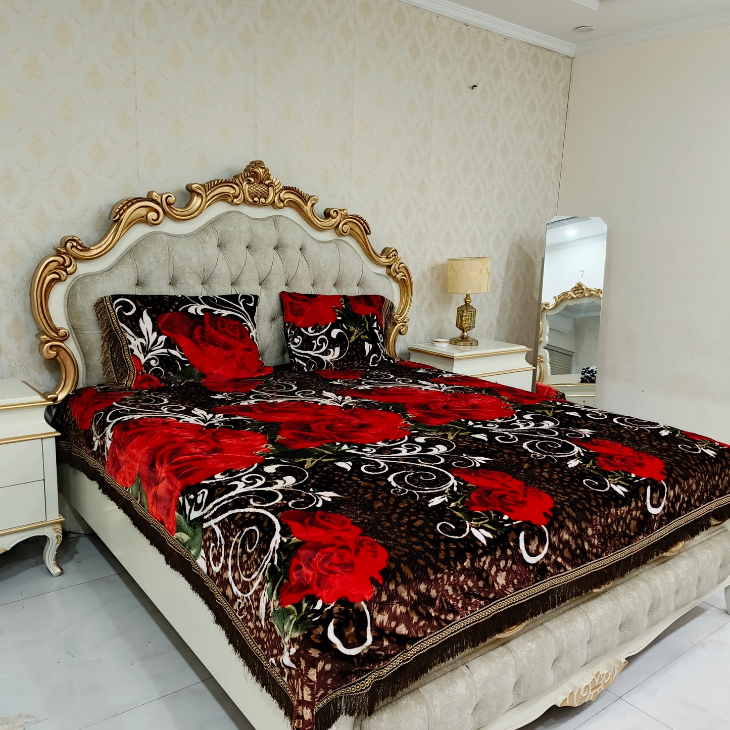 Winter King Size Bedsheet Set with 2 Pillow Covers - Brown 3D Floral