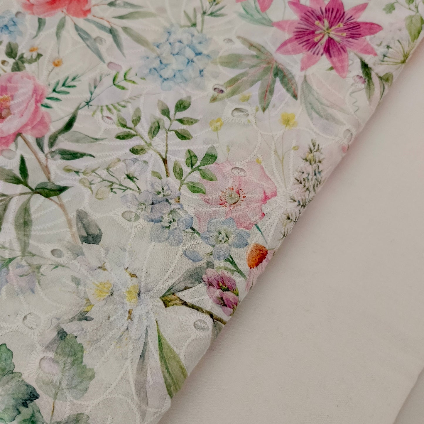 Imported Chicken Kari Lawn Shirt with Plain Trouser (White Multi Floral)