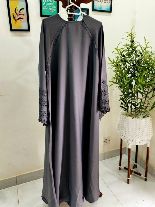 Abaya - Grey cutwork sleeves