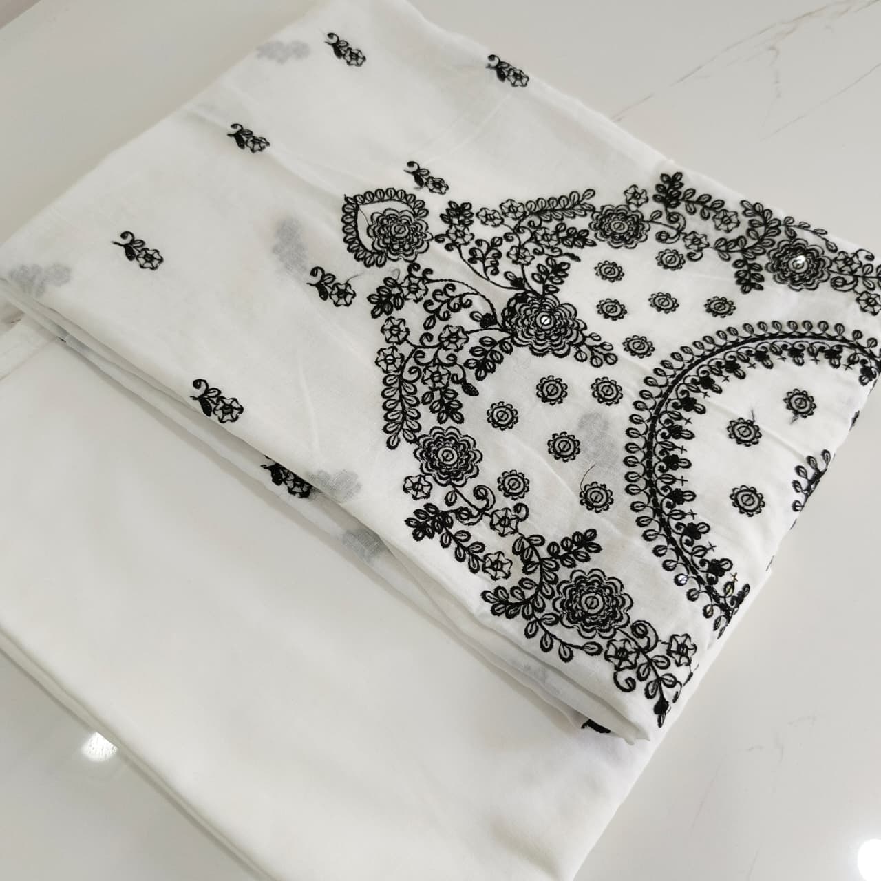 Breeze Lawn Embroidered 2 Piece