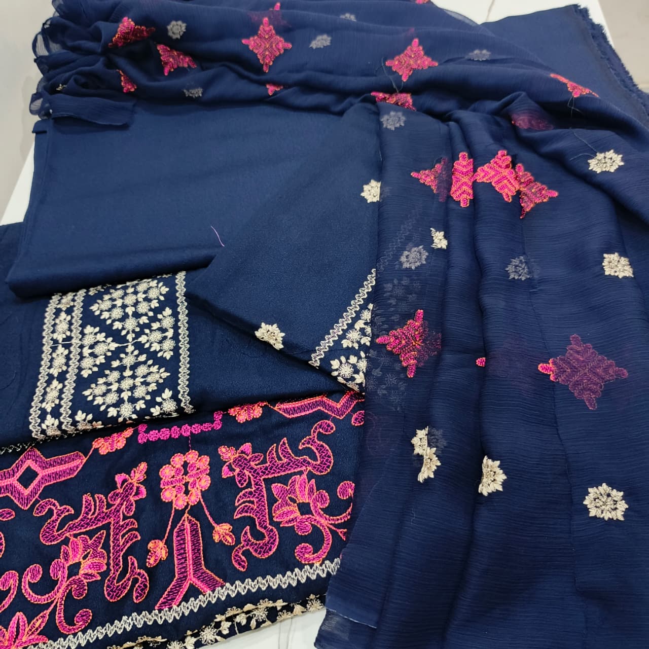 Embroidered Karandi 3-Piece Suit with Chiffon Dupatta – Winter Collection