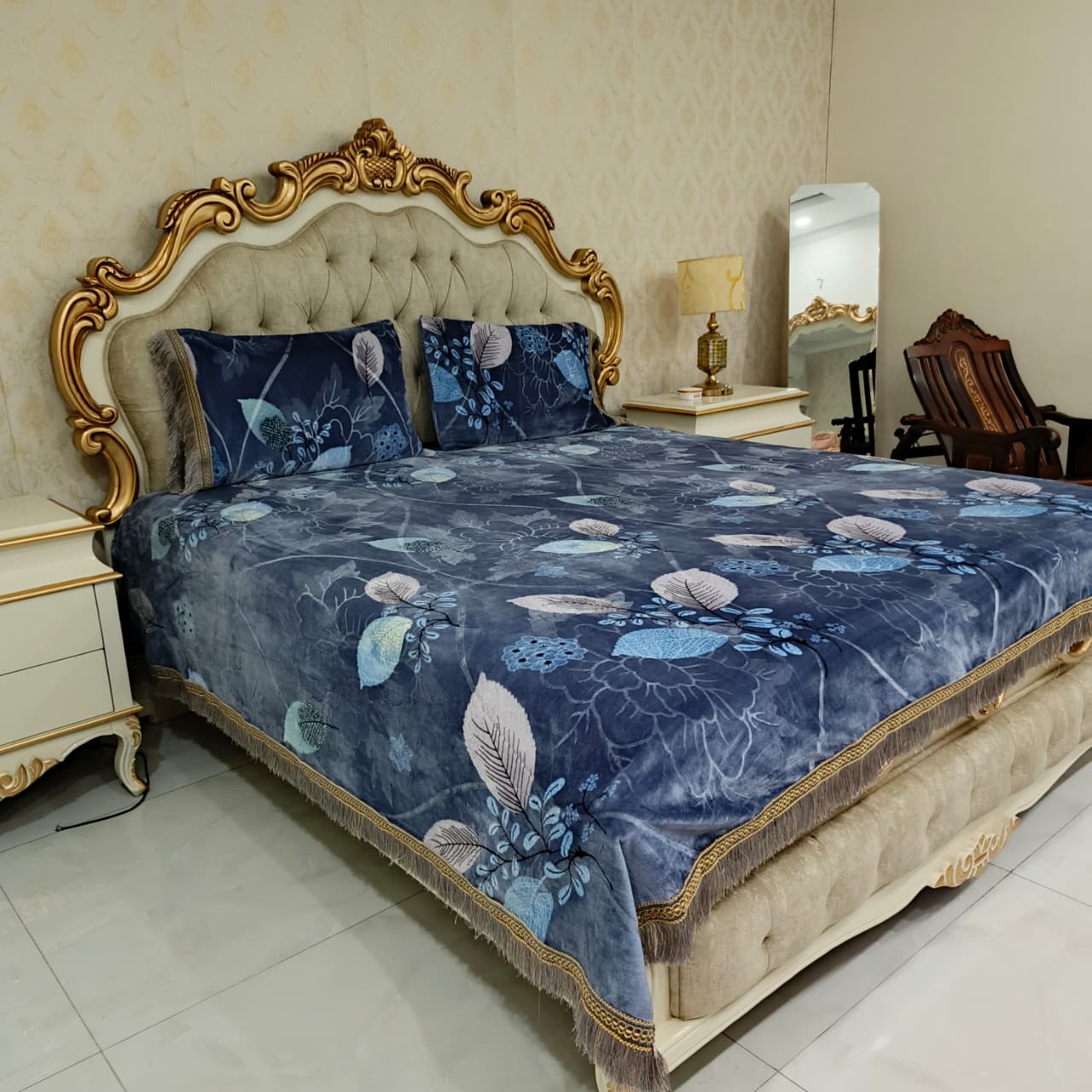 Imported 3D Fabric King Size Bedsheet Set with 2 Pillow Covers - Cool Blue Leaf