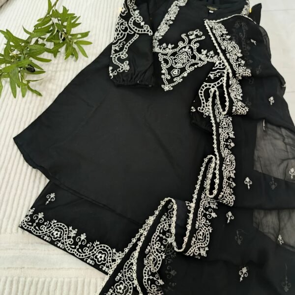 Zar - Raat Ki Rani Premium Embroidered 3 Piece Suit | Luxury Wedding & Festive Wear Pakistan - Image 3