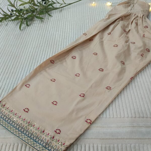 Zar - Sunehre Khwaab Premium Embroidered 3 Piece Suit | Luxury Wedding & Festive Wear Pakistan - Image 6